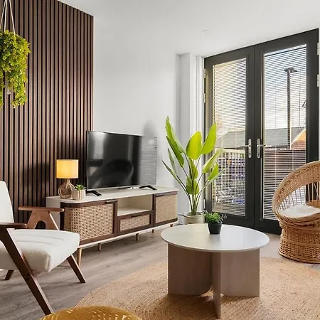 Heart Of Retreat, 2br Near Shambles, Free Parking & Gym, Centre Appartamento