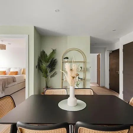 Heart Of Retreat, 2br Near Shambles, Free Parking & Gym, Centre Appartamento York