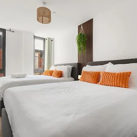 Heart Of Retreat, 2br Near Shambles, Free Parking & Gym, Centre