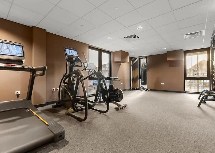 Heart Of Retreat, 2br Near Shambles, Free Parking & Gym, Centre * York