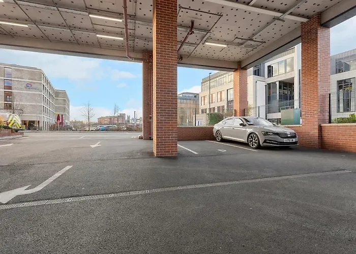 Apartamento Heart Of Retreat, 2br Near Shambles, Free Parking & Gym, Centre *