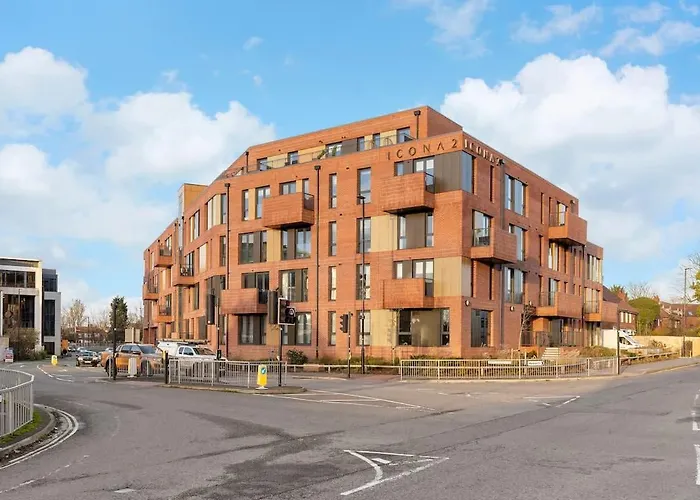 Heart Of Retreat, 2br Near Shambles, Free Parking & Gym, Centre *