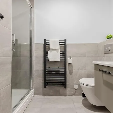 Heart Of Retreat, 2br Near Shambles, Free Parking & Gym, Centre York